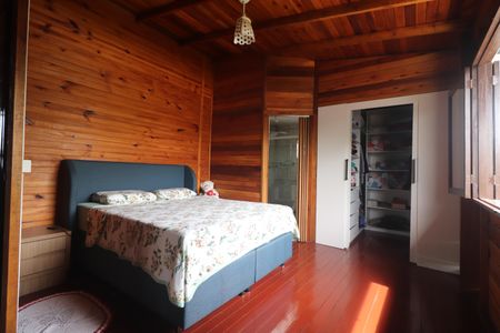 Casa à venda com 292m², 4 quartos e 2 vagasSuíte