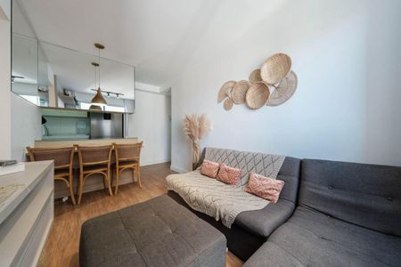 Sala de apartamento para alugar com 2 quartos, 42m² em Jardim Helian, São Paulo