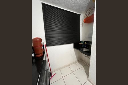 Área de serviço de apartamento para alugar com 2 quartos, 45m² em Caiapos, Contagem