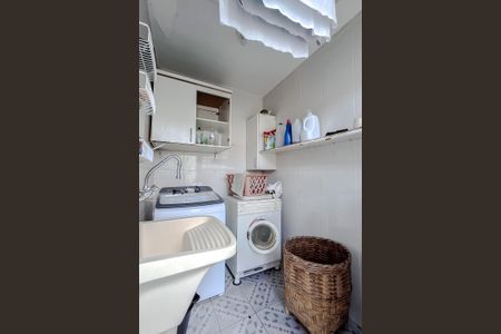 Casa à venda com 202m², 3 quartos e 1 vagaÁrea de Serviço