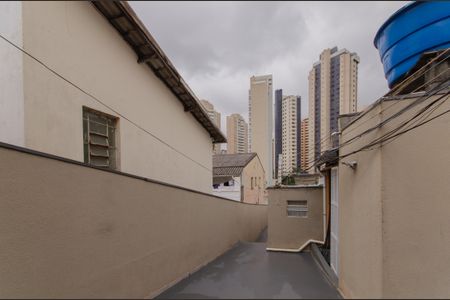 Casa à venda com 528m², 2 quartos e 3 vagas Casa à venda com 528m², 2 quartos e 3 vagasCorredor