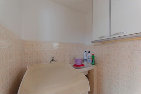 Casa à venda com 528m², 2 quartos e 3 vagas Casa à venda com 528m², 2 quartos e 3 vagasÁrea de Serviço