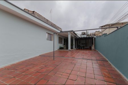 Casa à venda com 528m², 2 quartos e 3 vagas Casa à venda com 528m², 2 quartos e 3 vagasQuintal