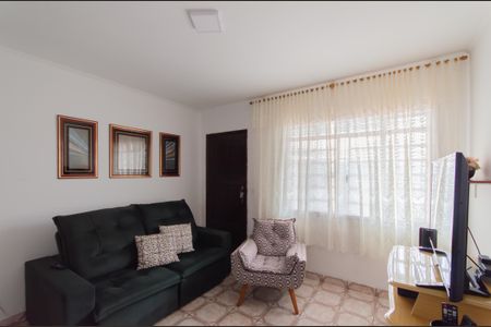 Casa à venda com 528m², 2 quartos e 3 vagas Casa à venda com 528m², 2 quartos e 3 vagasSala