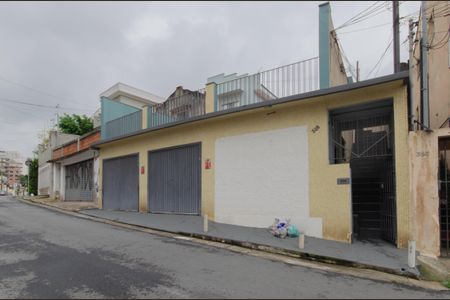 Casa à venda com 528m², 2 quartos e 3 vagas Casa à venda com 528m², 2 quartos e 3 vagasFachada