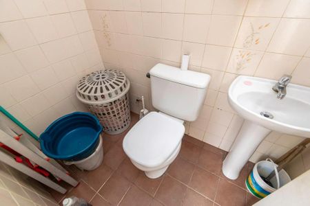 Casa à venda com 360m², 7 quartos e 2 vagas2º andar - Banheiro de serviço