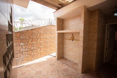 Casa à venda com 200m², 3 quartos e 3 vagasQUINTAL E ÁREA DE SERVIÇO