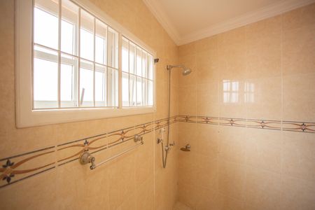 Casa à venda com 200m², 3 quartos e 3 vagasBANHEIRO DA SUÍTE 2