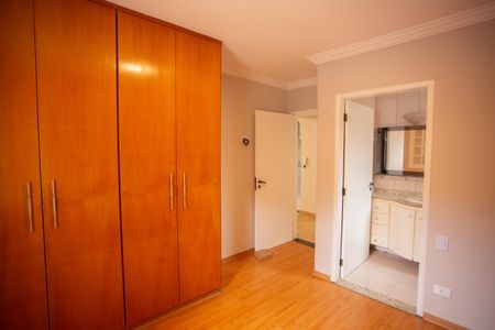 SUÍTE 1 de casa à venda com 3 quartos, 200m² em Parque Sao Domingos, São Paulo