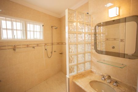 Casa à venda com 200m², 3 quartos e 3 vagasBANHEIRO DA SUÍTE 2