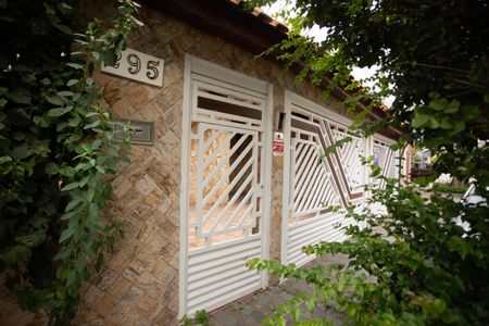 Casa à venda com 200m², 3 quartos e 3 vagasFACHADA