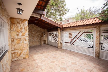 Casa à venda com 200m², 3 quartos e 3 vagasVARANDA E GARAGEM