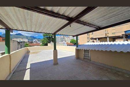 Apartamento para alugar com 150m², 2 quartos e sem vaga Apartamento para alugar com 150m², 2 quartos e sem vagaTerraço