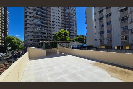 Apartamento para alugar com 150m², 2 quartos e sem vaga Apartamento para alugar com 150m², 2 quartos e sem vagaTerraço
