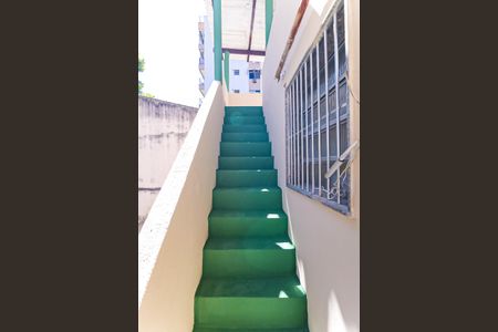 Apartamento para alugar com 150m², 2 quartos e sem vaga Apartamento para alugar com 150m², 2 quartos e sem vagaEscada acesso terraço