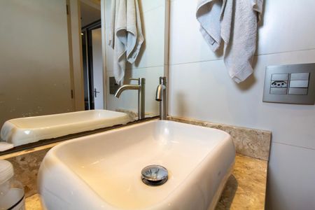 Apartamento para alugar com 47m², 2 quartos e 1 vaga Apartamento para alugar com 47m², 2 quartos e 1 vagaBanheiro