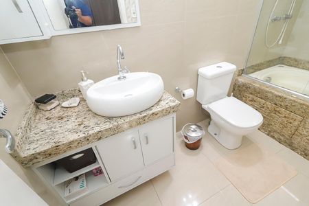 Casa à venda com 215m², 3 quartos e 4 vagasBanheiro da Suíte 1