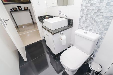Casa à venda com 215m², 3 quartos e 4 vagasBanheiro Social