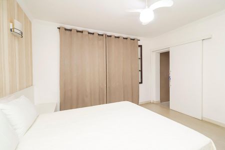 Casa à venda com 215m², 3 quartos e 4 vagasQuarto 1 - Suíte