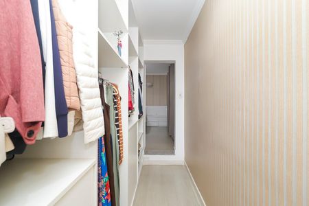 Casa à venda com 215m², 3 quartos e 4 vagasCloset da suíte 1
