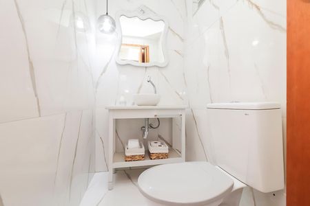 Casa à venda com 215m², 3 quartos e 4 vagasBanheiro de serviço