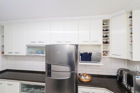 Casa à venda com 215m², 3 quartos e 4 vagasCozinha - Armários