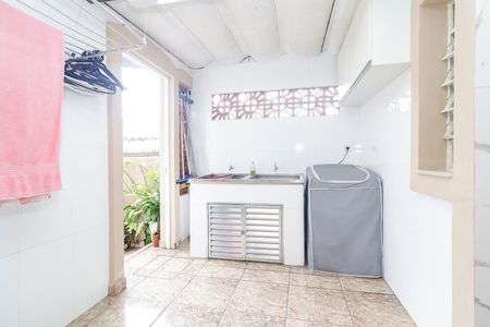 Casa à venda com 215m², 3 quartos e 4 vagasÁrea de Serviço