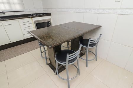 Casa à venda com 215m², 3 quartos e 4 vagasCozinha