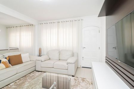 Sala de casa à venda com 3 quartos, 215m² em Vila Carmosina, São Paulo