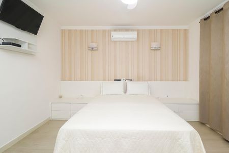 Casa à venda com 215m², 3 quartos e 4 vagasQuarto 1 - Suíte