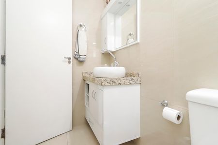 Casa à venda com 215m², 3 quartos e 4 vagasBanheiro da Suíte 1