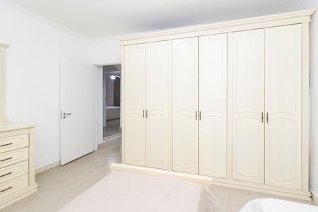 Casa à venda com 215m², 3 quartos e 4 vagasQuarto 2