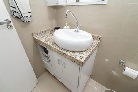 Casa à venda com 215m², 3 quartos e 4 vagasBanheiro da Suíte 1