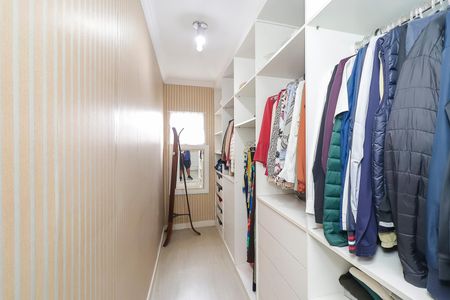 Casa à venda com 215m², 3 quartos e 4 vagasCloset da suíte 1