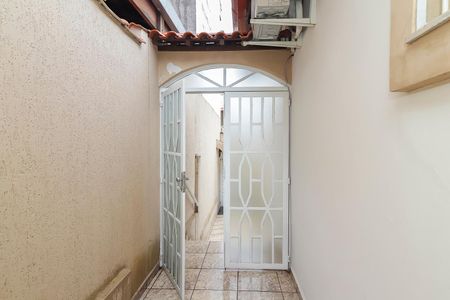 Casa à venda com 215m², 3 quartos e 4 vagasEntrada