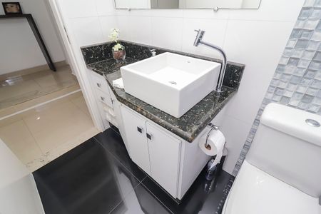 Casa à venda com 215m², 3 quartos e 4 vagasBanheiro Social