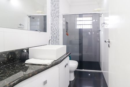 Casa à venda com 215m², 3 quartos e 4 vagasBanheiro Social