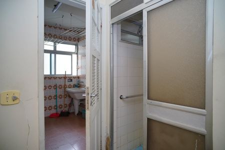 Apartamento à venda com 110m², 3 quartos e 1 vaga Apartamento à venda com 110m², 3 quartos e 1 vagaQuarto e banheiro de serviço