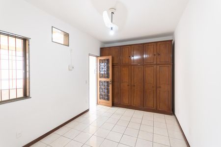 Casa para alugar com 198m², 3 quartos e 1 vaga Suíte 2