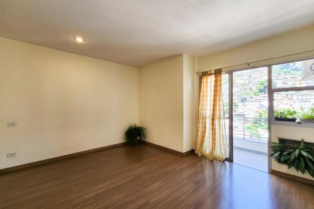 Apartamento à venda com 67m², 1 quarto e 1 vagaSala 