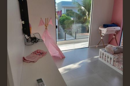 Casa à venda com 5 quartos, 390m² em Piratininga, Niterói