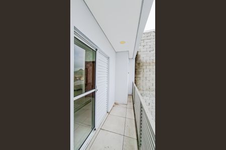 Varanda  de kitnet/studio para alugar com 1 quarto, 30m² em Jardim Arapongas, Guarulhos