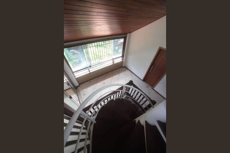 Casa à venda com 5 quartos, 520m² em Baldeador, Niterói