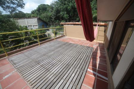 Casa à venda com 5 quartos, 520m² em Baldeador, Niterói