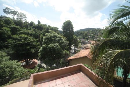 Casa à venda com 5 quartos, 520m² em Baldeador, Niterói