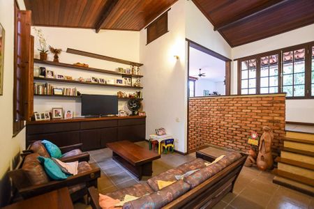 Casa à venda com 4 quartos, 579m² em Muriqui, Niterói