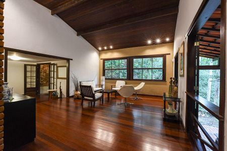 Casa à venda com 4 quartos, 579m² em Muriqui, Niterói