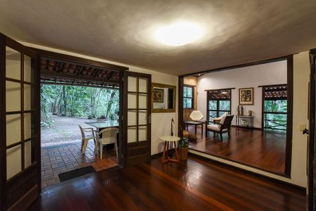 Casa à venda com 4 quartos, 579m² em Muriqui, Niterói