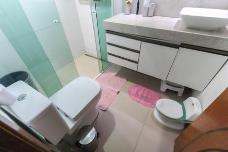 Casa para alugar com 241m², 3 quartos e 3 vagas Casa para alugar com 241m², 3 quartos e 3 vagasBanheiro Social