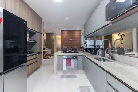 Casa para alugar com 241m², 3 quartos e 3 vagas Casa para alugar com 241m², 3 quartos e 3 vagasCozinha